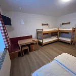 Jugend- Und Wenghofgut Hostel