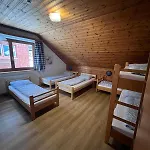 Jugend- Und Wenghofgut Hostel *
