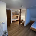 Jugend- Und Wenghofgut Hostel