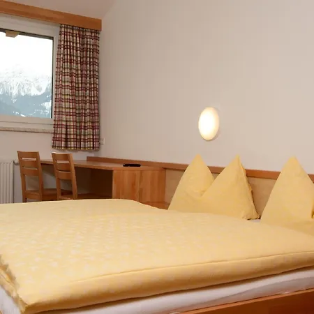 Jugend- Und Wenghofgut Hostel