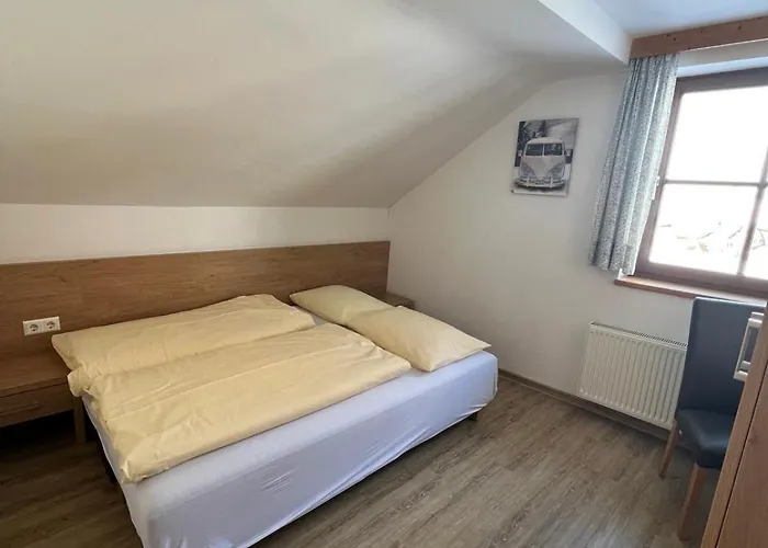 Jugend- Und Wenghofgut Hostel