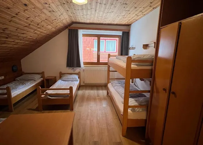 Hostel Jugend- Und Wenghofgut