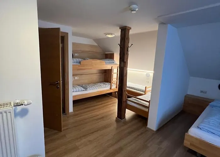 Jugend- Und Wenghofgut Hostel
