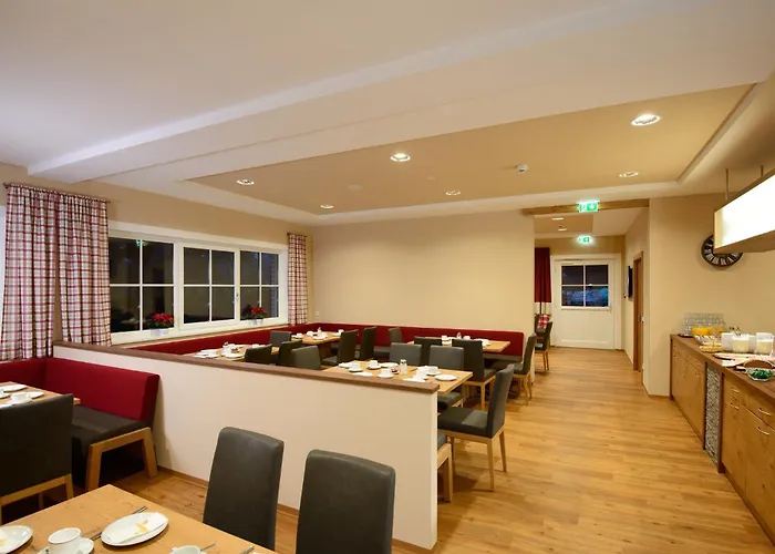 Jugend- Und Wenghofgut Hostel